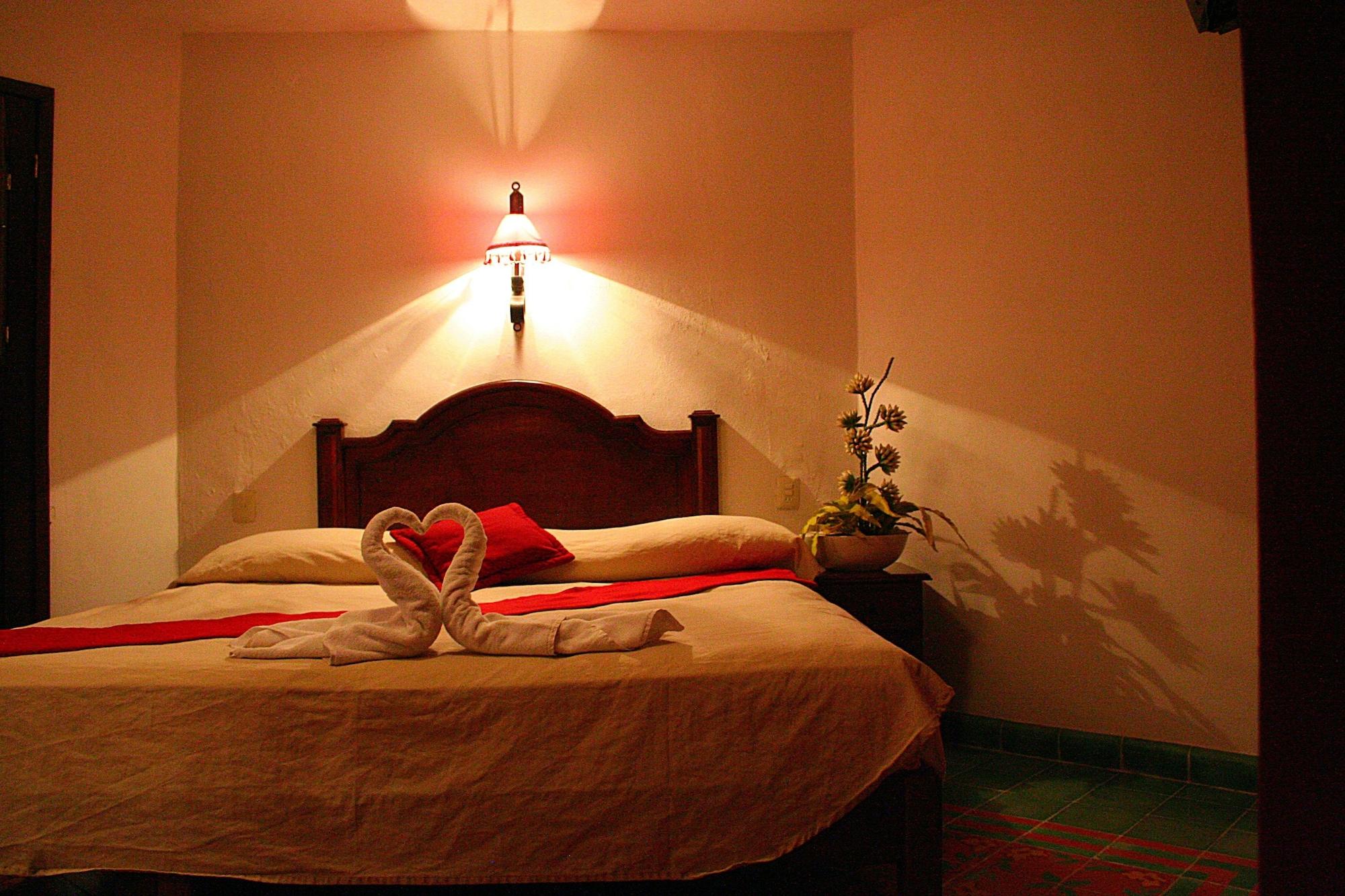 La Aurora Hotel Colonial バリャドリッド エクステリア 写真